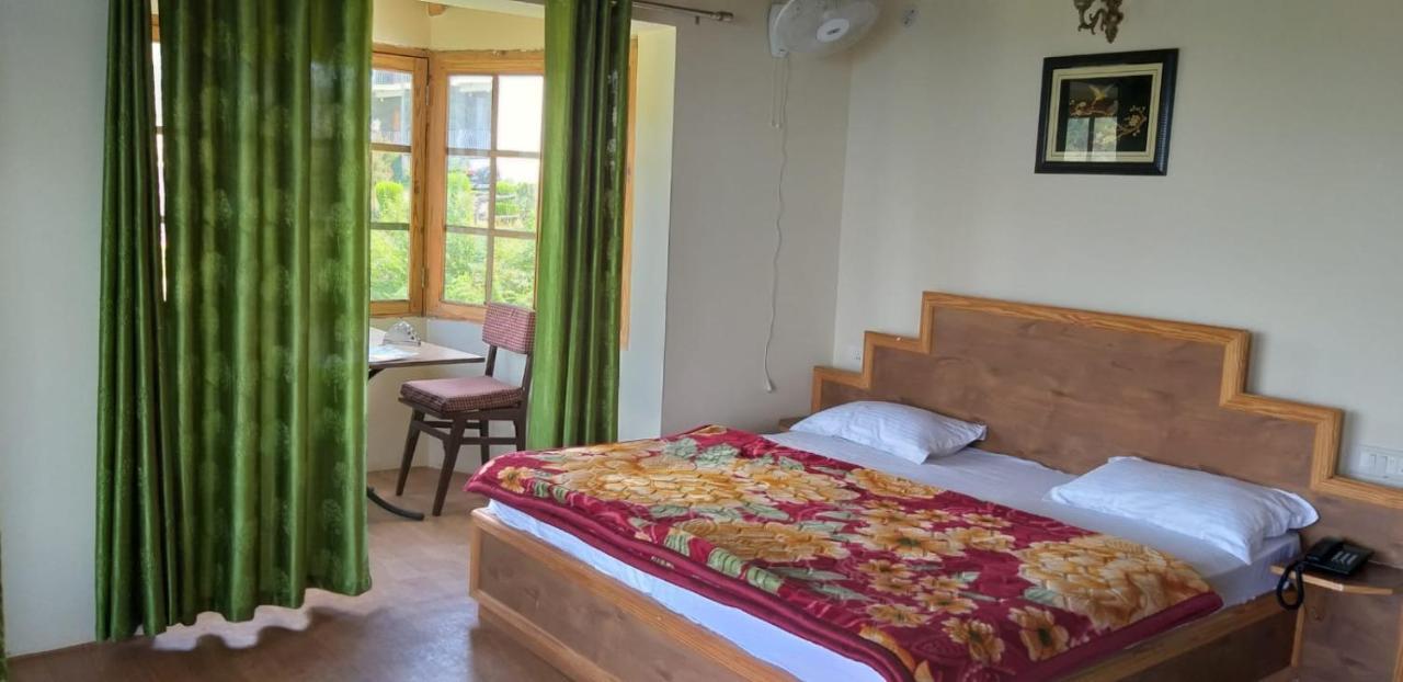Elphinstone Inn Almora Exterior photo