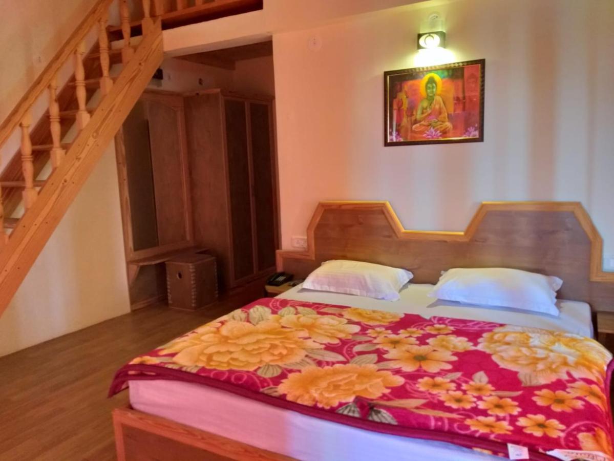 Elphinstone Inn Almora Exterior photo