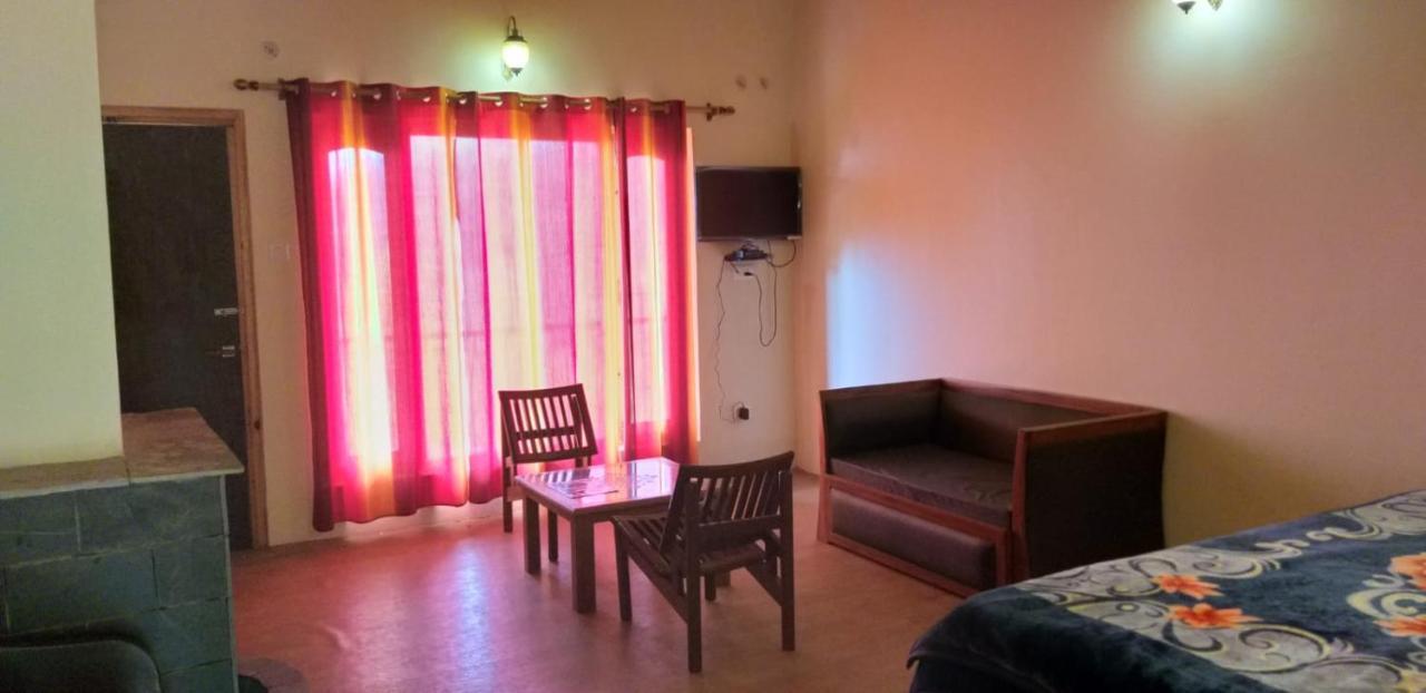 Elphinstone Inn Almora Exterior photo