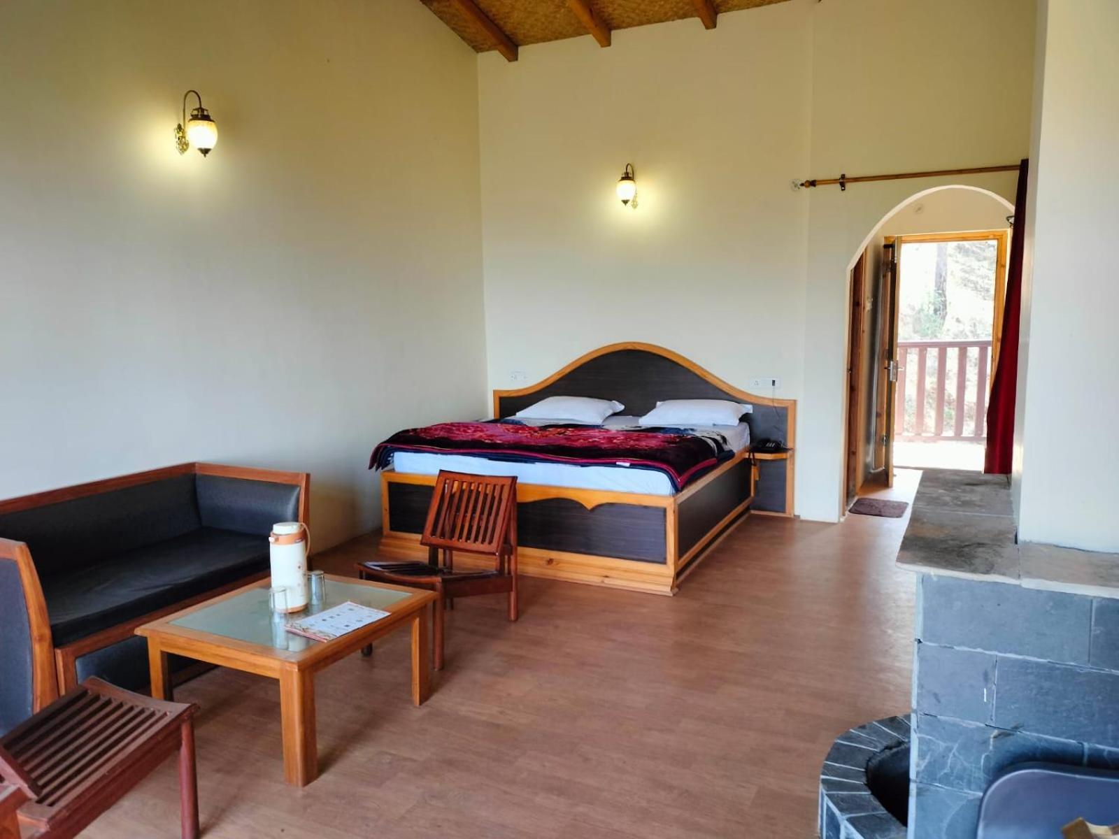 Elphinstone Inn Almora Exterior photo