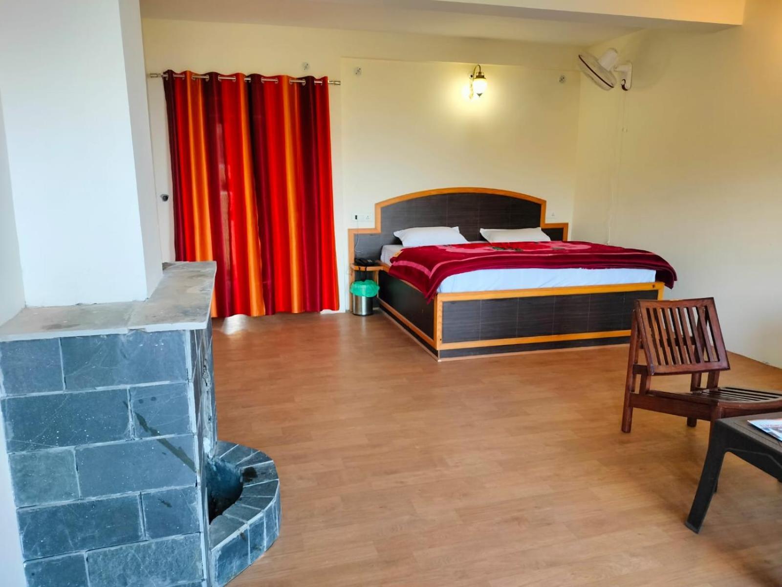 Elphinstone Inn Almora Exterior photo