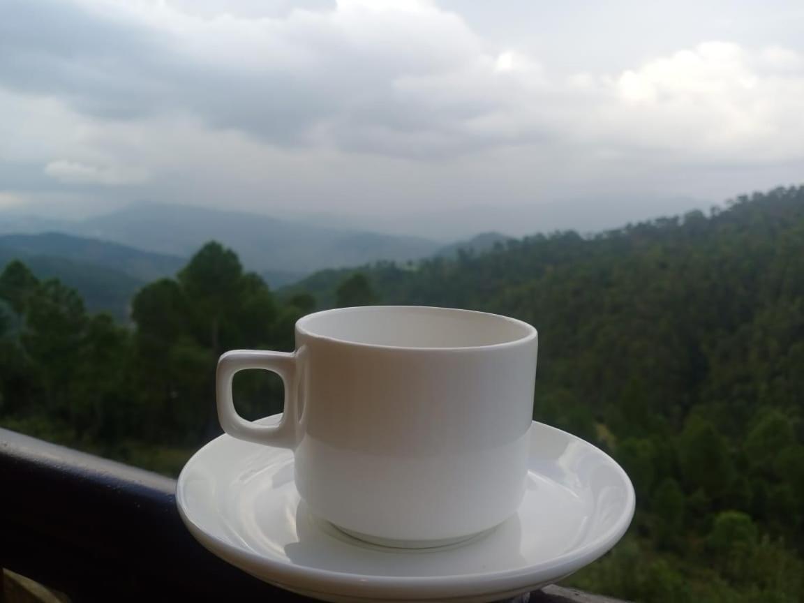 Elphinstone Inn Almora Exterior photo