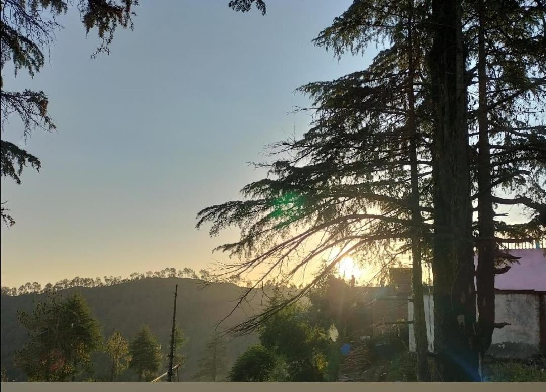 Elphinstone Inn Almora Exterior photo