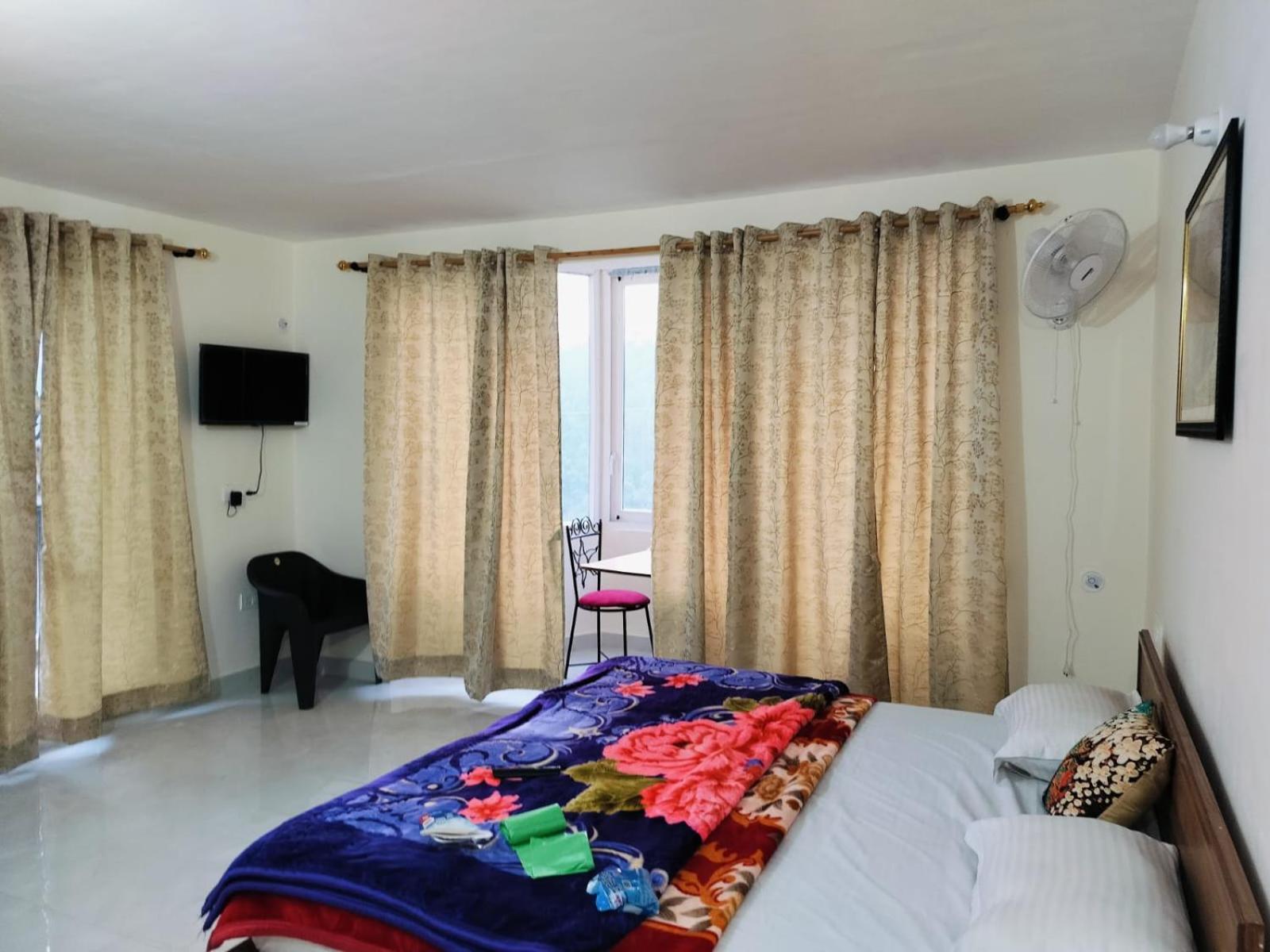 Elphinstone Inn Almora Exterior photo