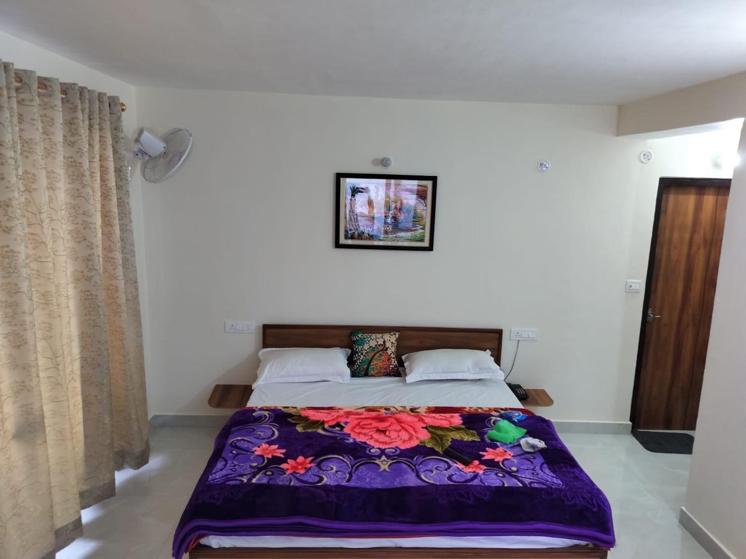 Elphinstone Inn Almora Exterior photo
