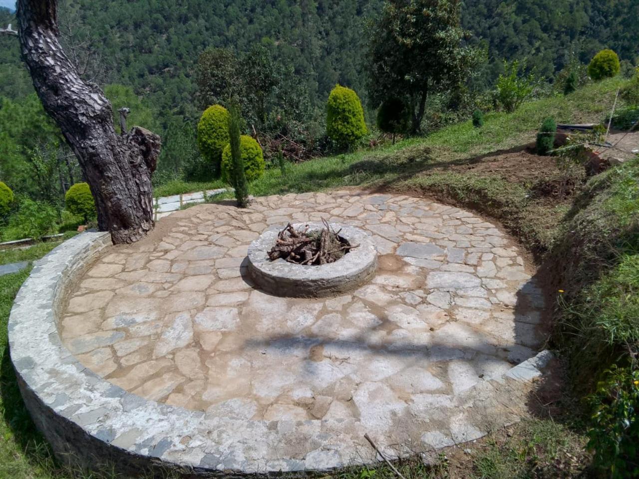 Elphinstone Inn Almora Exterior photo